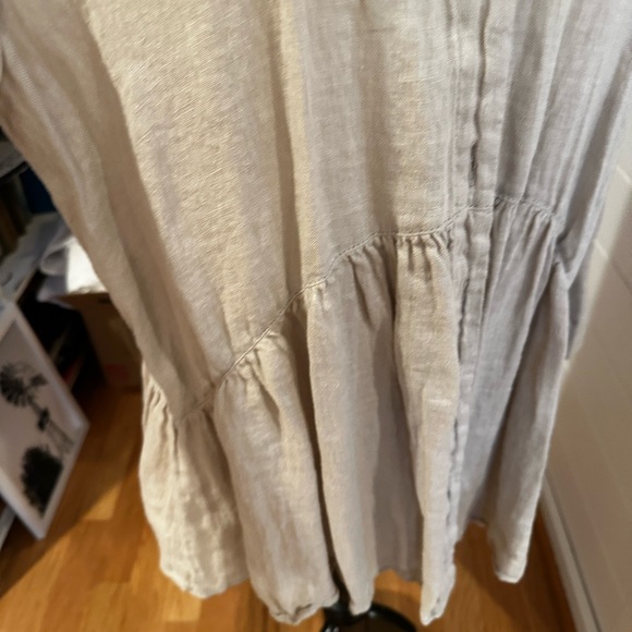 Neutral colored linen top or jacket - Picture 2 of 6